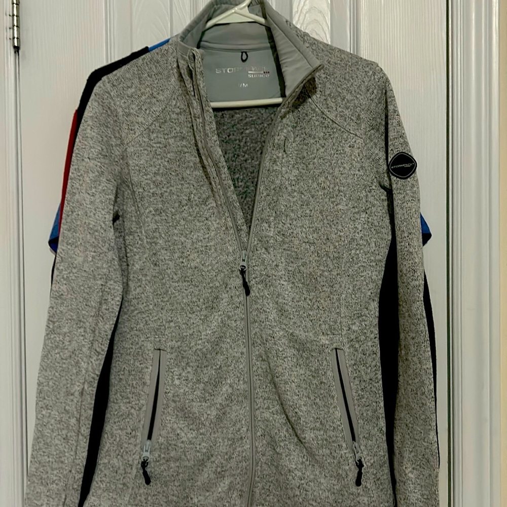 Women storm pack by sunice zip up size medium